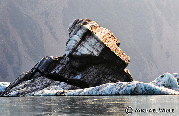 _MWB6302-Alsek-iceberg.jpg